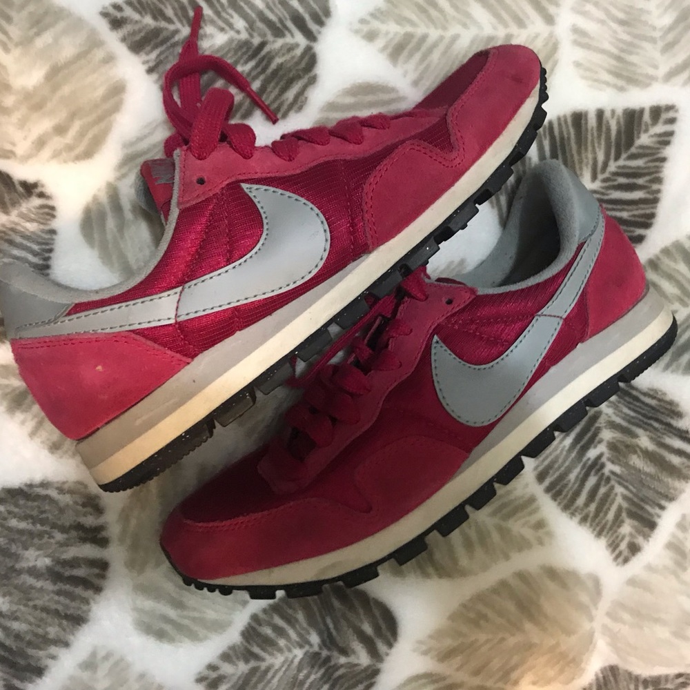 Nike Hot pink shoes